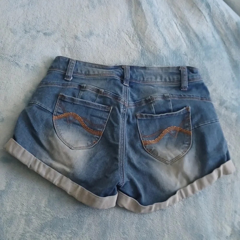 Hot Kiss Medium Light Wash Soft Denim Shorts Size 1